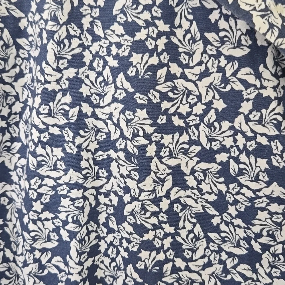 Goodfellow Blue Floral Button Down Shirt Size Large